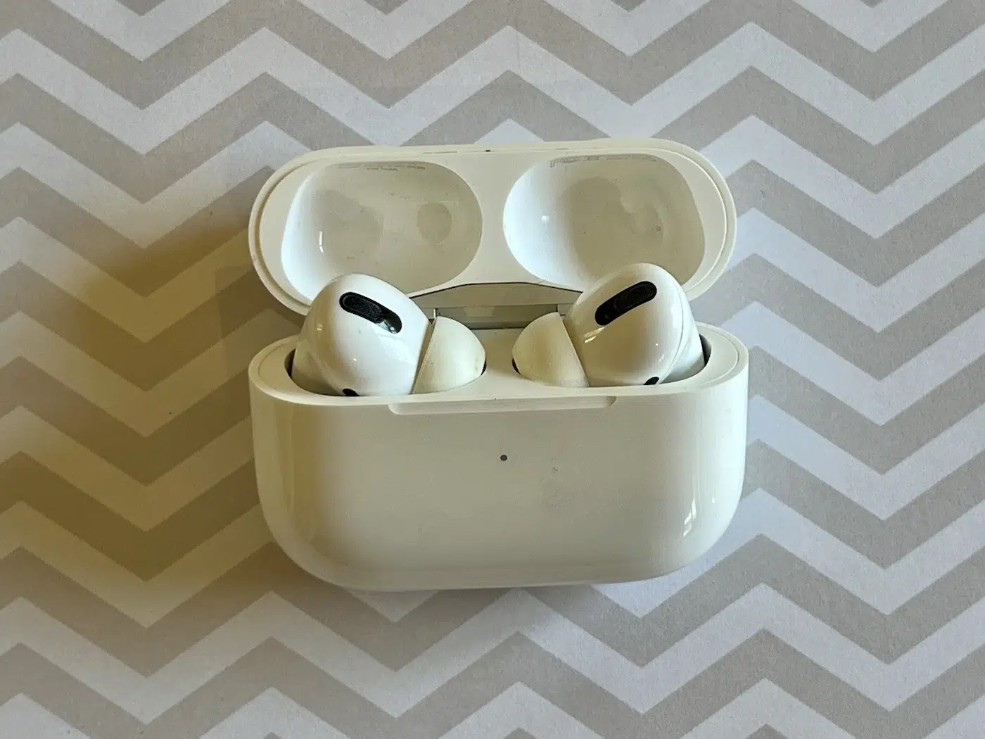 airpods pro cracckling, buzzing, how to fix