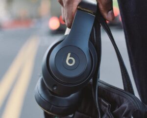 beats studio 3 carried with bag