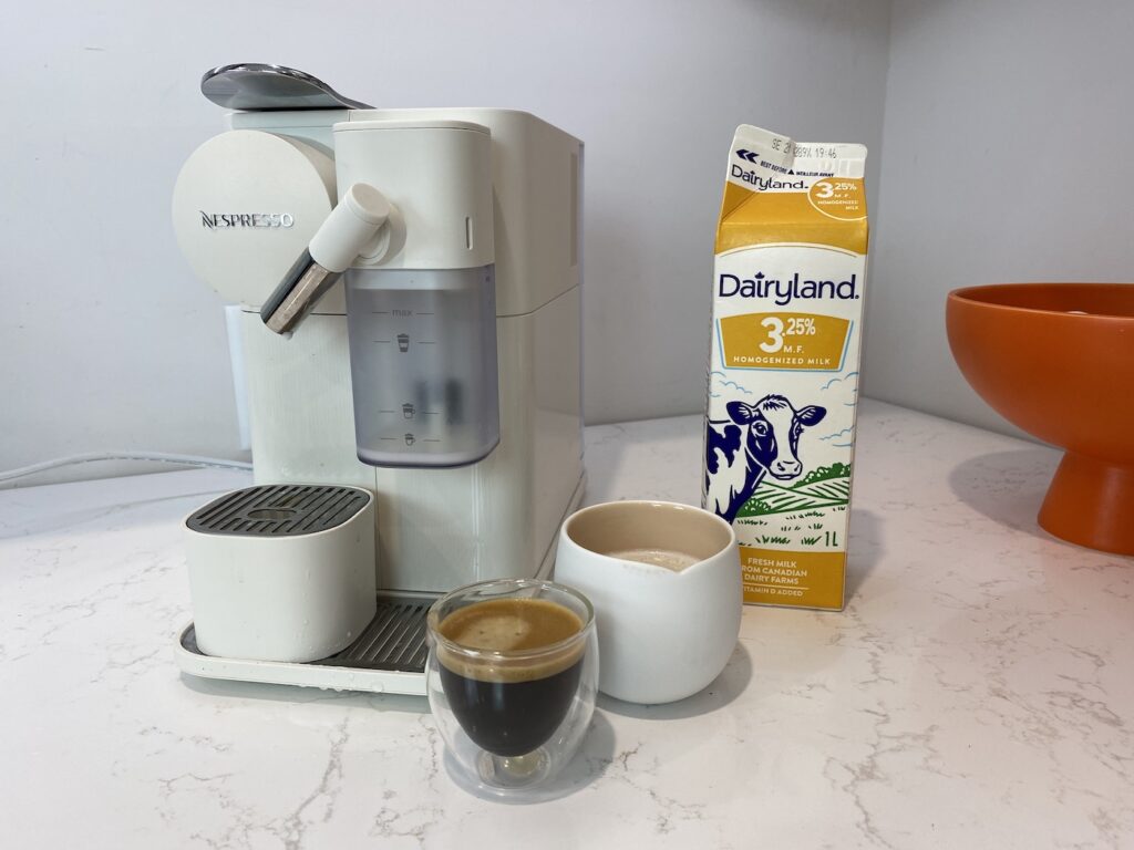 Nespresso lattissima one, delonghi, review, milk